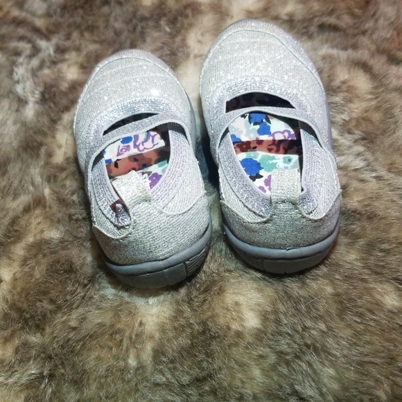 Girl's Garanimals Silver Sparkle Mary Jane - Picture 3 of 4